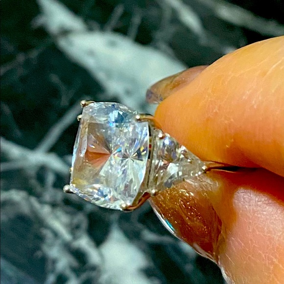 Ring - Picture 2 of 6